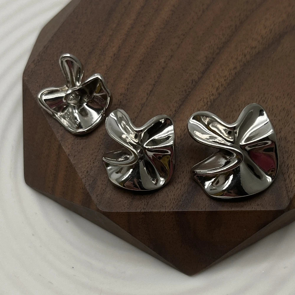 5pcs Beautiful Gold Color Buttons Creative Twisted Lotus Leaf Shape Metal Buttons Clothes Accessories